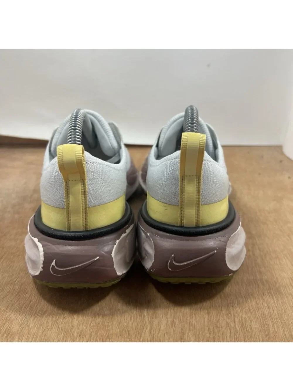 Nike ZoomX Invincible Run 3 Women's Size 8.5 Grey Running Shoes DR2660 005
